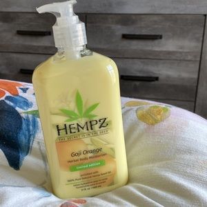 Hempz Goji Orange limited edition herbal body moisturizer